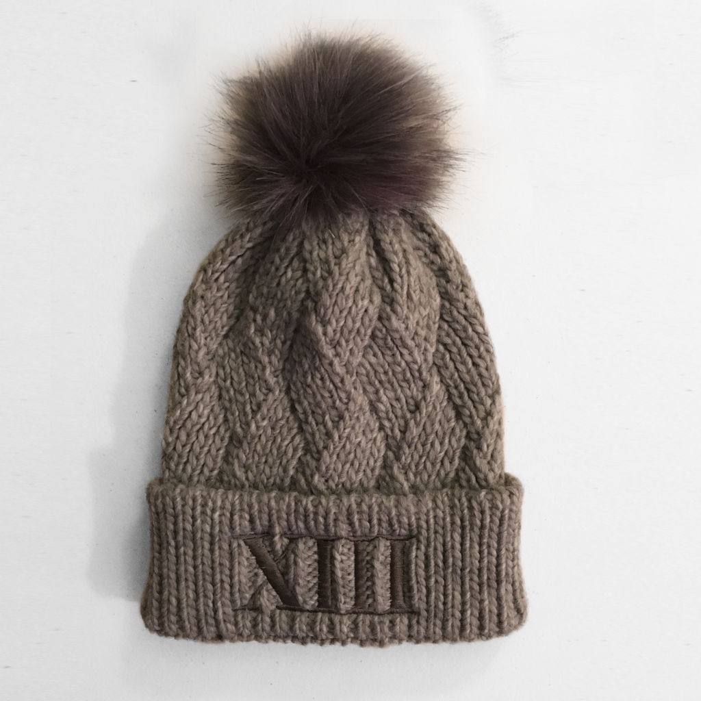 GREY LOGO POM BEANIE