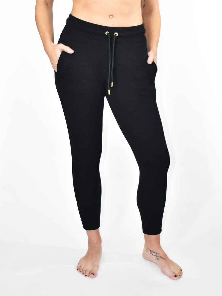 BLACK CONTOUR CROP LADIES JOGGER